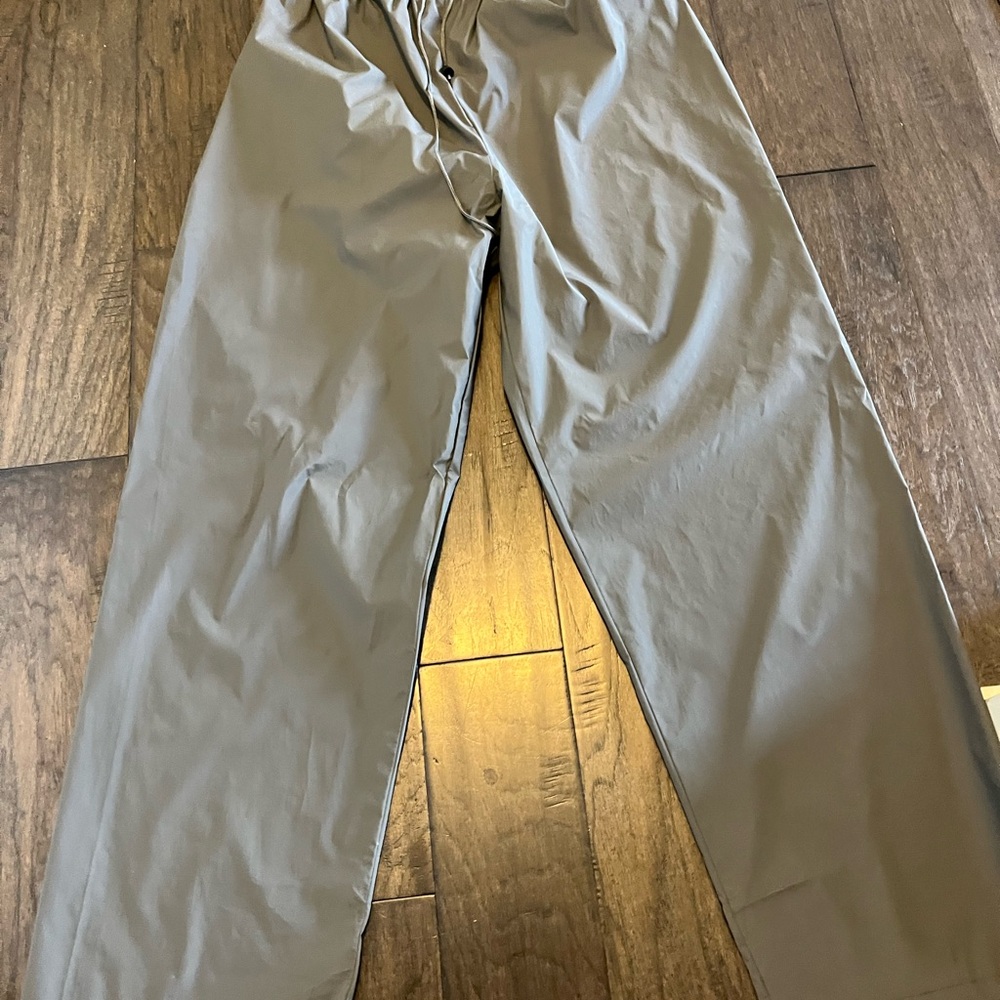 Coleman Gray and Yellow Men's Jacket and pants - Picture 7 of 8
